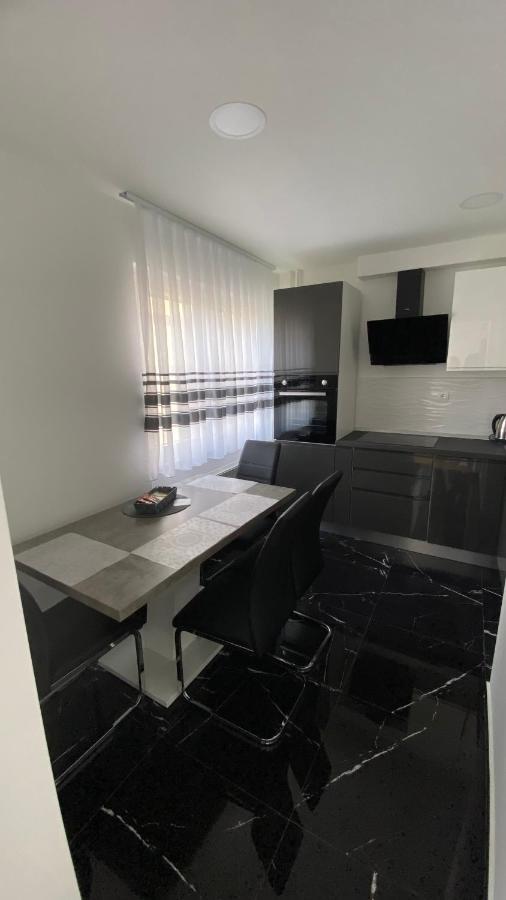 M.B.A. Apartments Karlovac Buitenkant foto